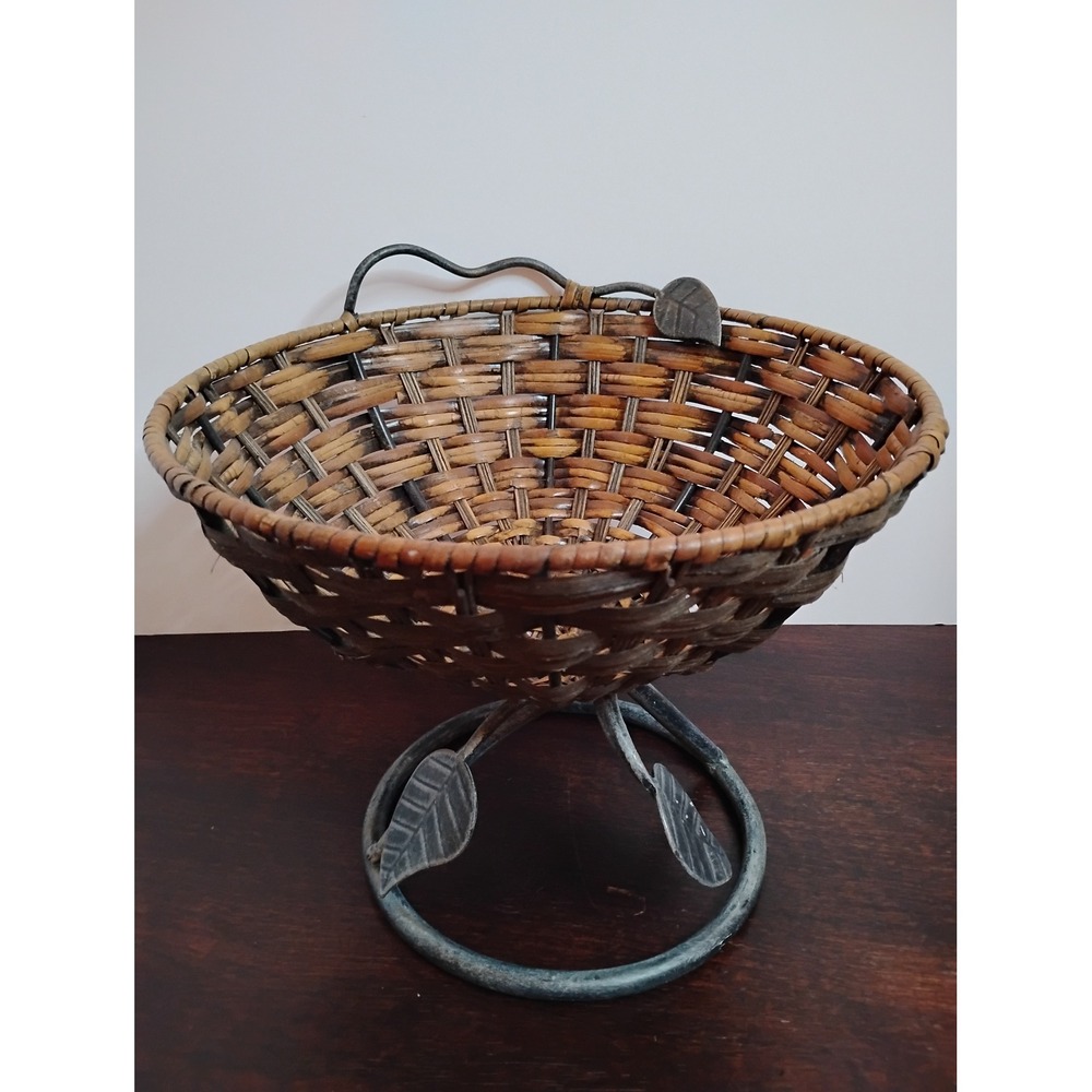 Rustic Woven Wicker FruitBasket Metal Pedestal Base Leaf Detail Centerpiece Bowl